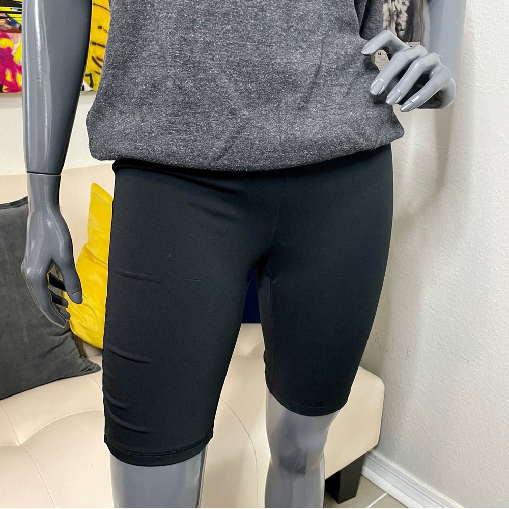 GAIAM Ruched Biker Short | Black | Medium